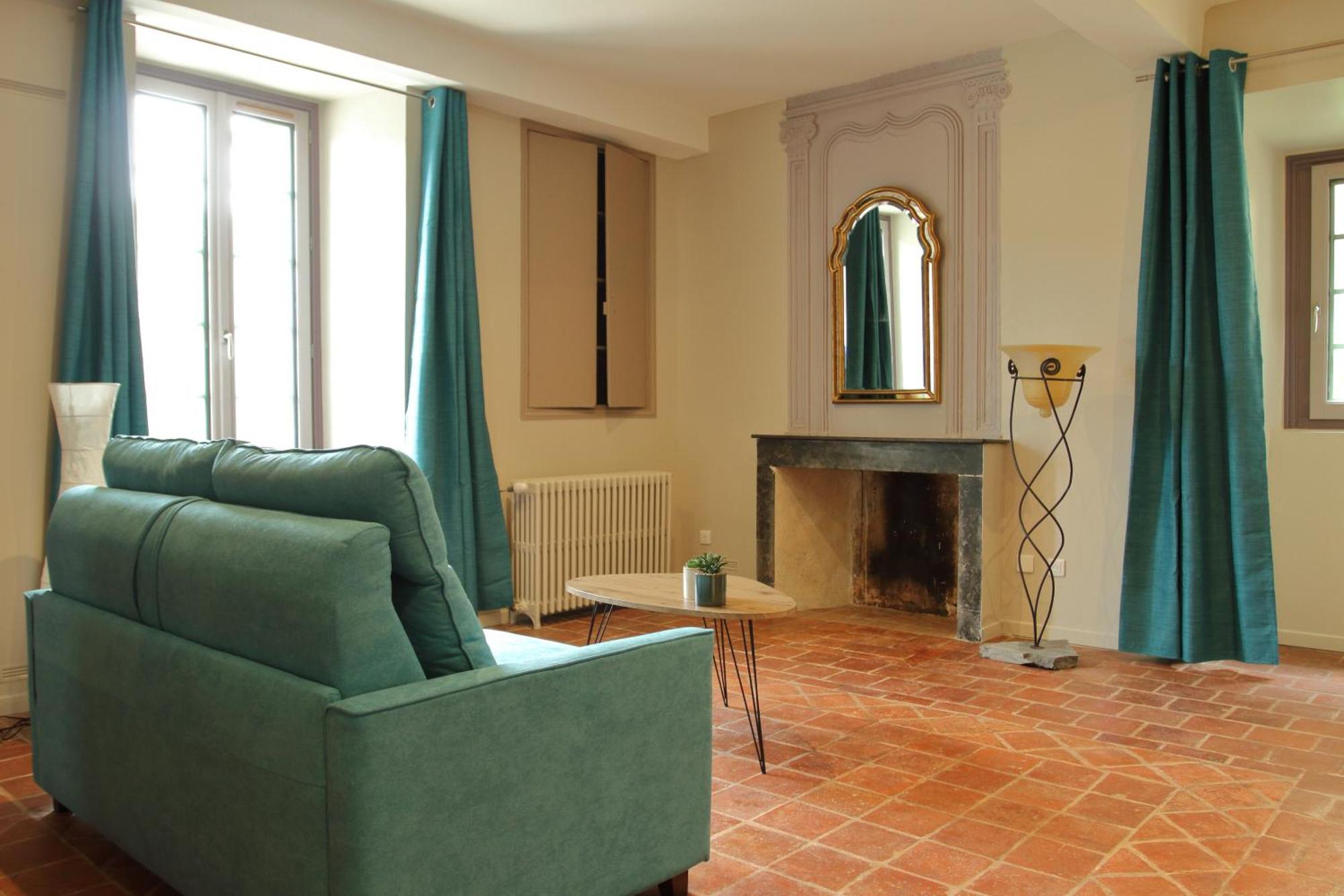 La Tour Bocsozel Hotel La Cote-Saint-Andre Bagian luar foto